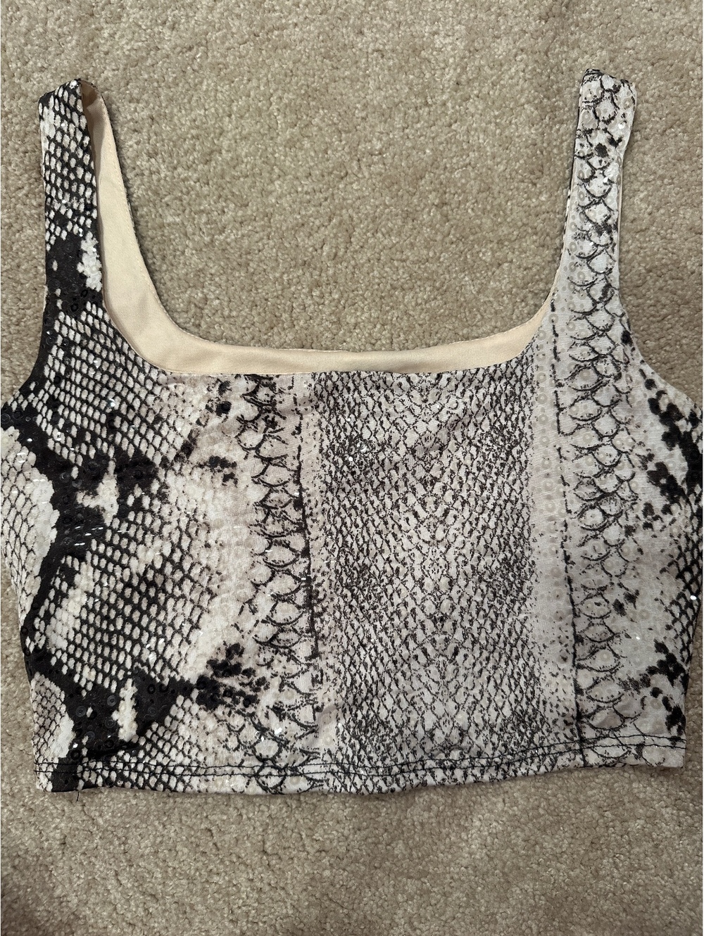 (4)Windsor Snake Print Crop Top Tank